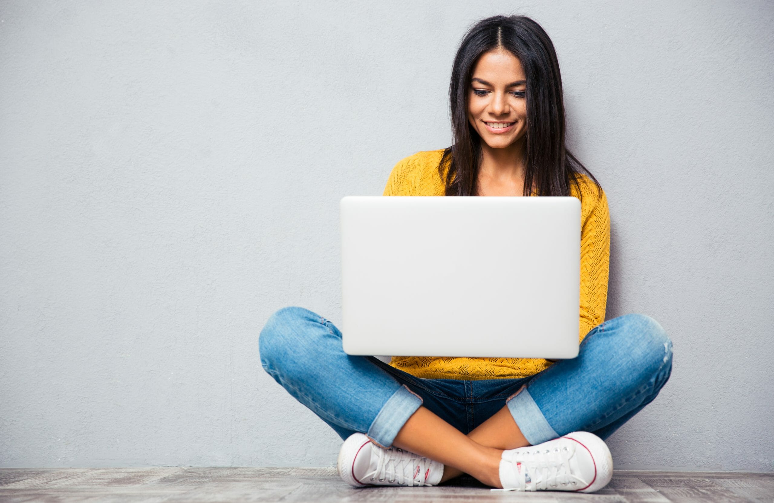 Woman learning at labtop